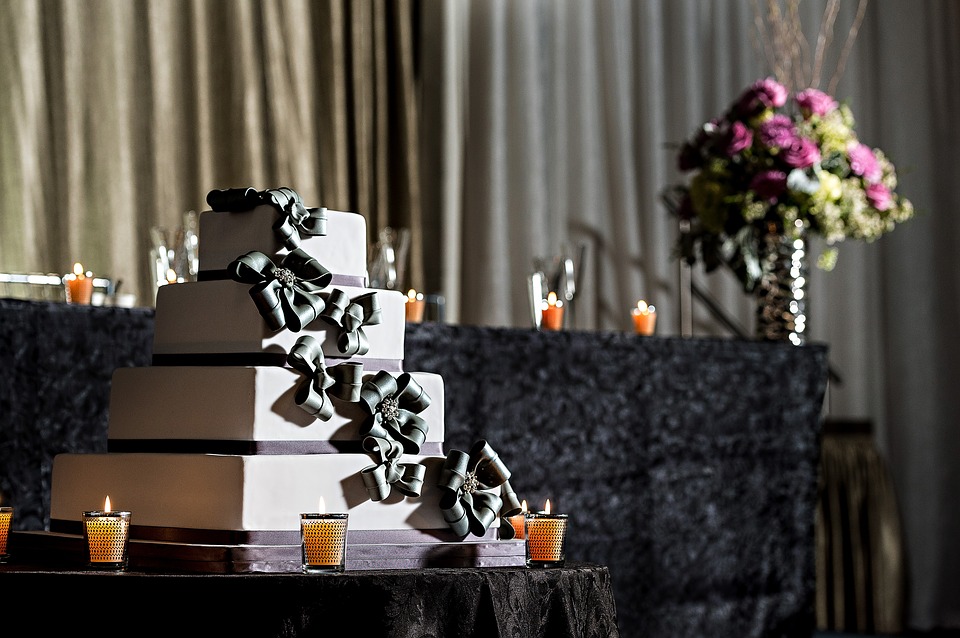 wedding or anniversary cakes